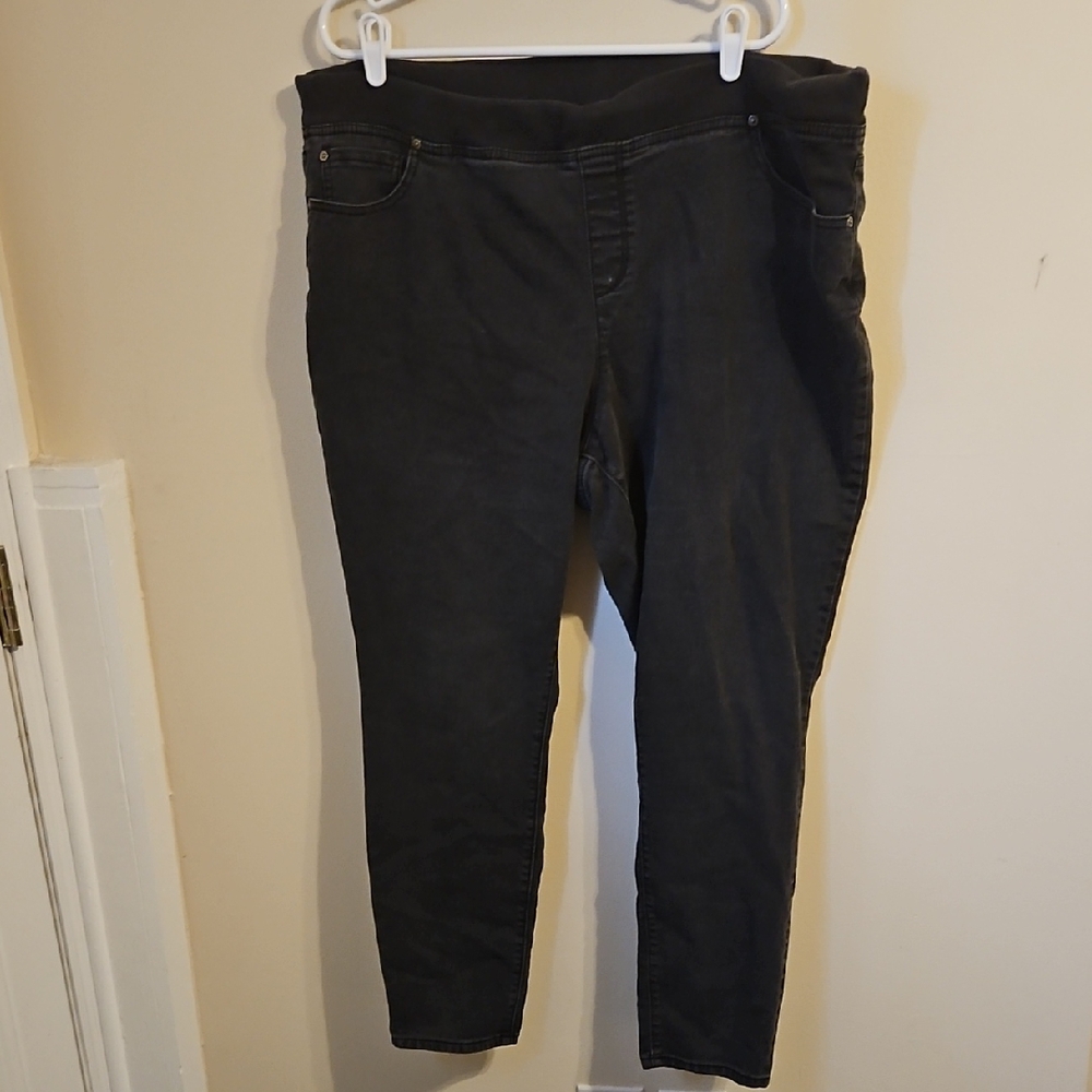 Terra & Sky Black Pull On Jeans. In EUC
